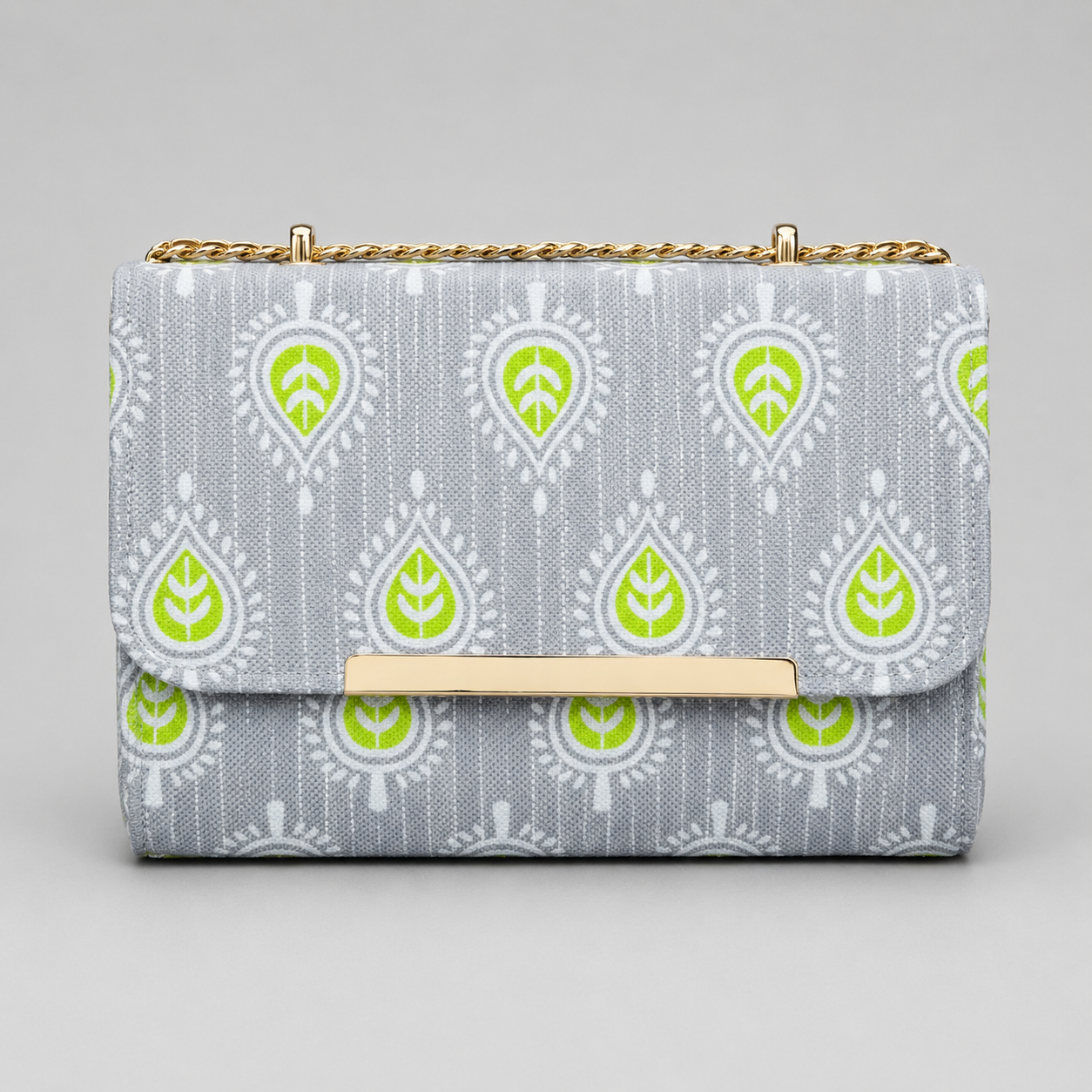 Ethnic Chain Clutch